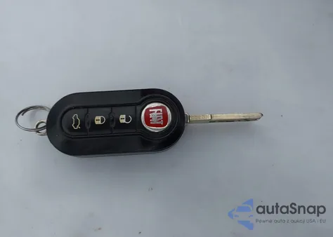 2017 Fiat 500L Lounge z USA, uszkodzony, nr VIN ZFBCFACH4HZ039378